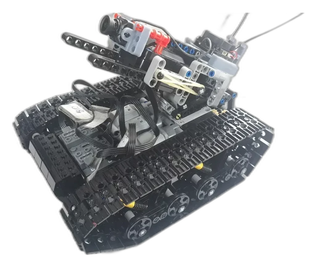 Véhicule LEGO Technic à chenilles équipé d'une caméra et d'un émetteur vidéo FPV